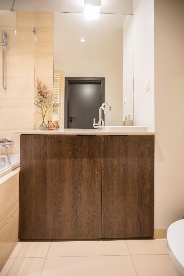 Oomph Warsaw Central Luxurious Air-Conditioned Apartment With Balcony المظهر الخارجي الصورة