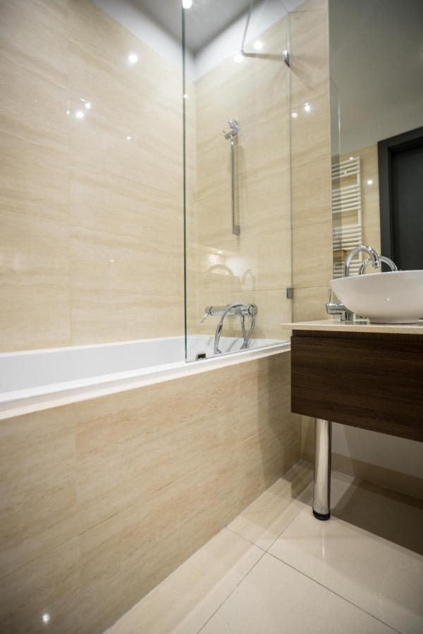 Oomph Warsaw Central Luxurious Air-Conditioned Apartment With Balcony المظهر الخارجي الصورة